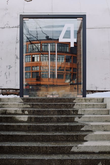 Digital investment calculator interface